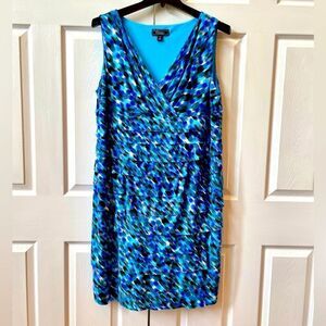 FULLY LINED BLUE & WHITE PRINT SLEEVELESS DRESS COLLECTION BY DRESSBARN SIZE 18